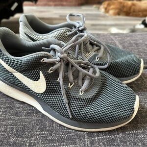 Nike Size 7 1/2 Women’s Athletic Shoes